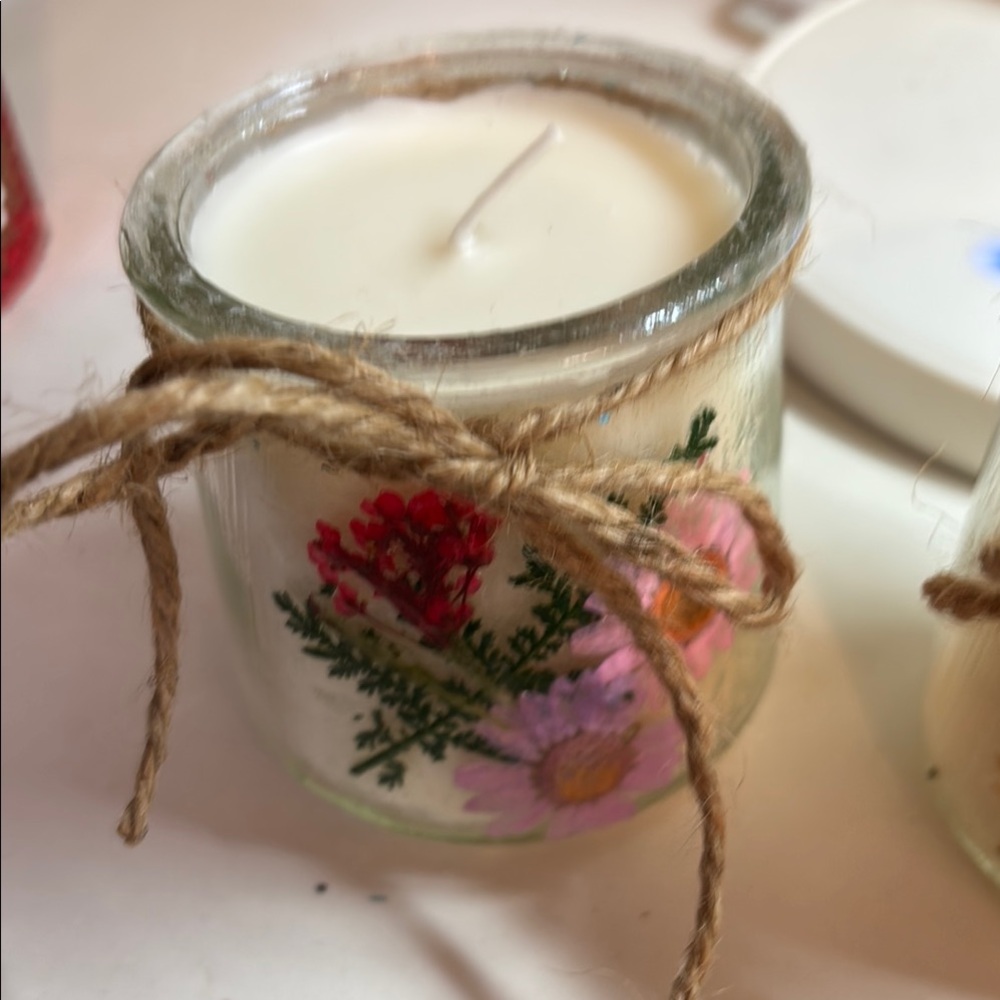 Rustic Glass Jar Candles with Floral Design - Picture 4 of 6
